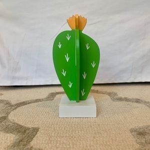 Adorable cacti decor